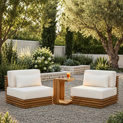 Ensemble de conversation d'extérieur surdimensionné 3 pièces avec deux fauteuils club et table d'appoint, structure en bois d'acacia, finition naturelle avec coussins beiges