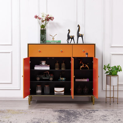 Rangement à chaussures peint en orange