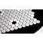 FLEUR BLANCHE ET GRISE AVEC MOSAIQUE DE PORCELAINE À POIS NOIR-130474713