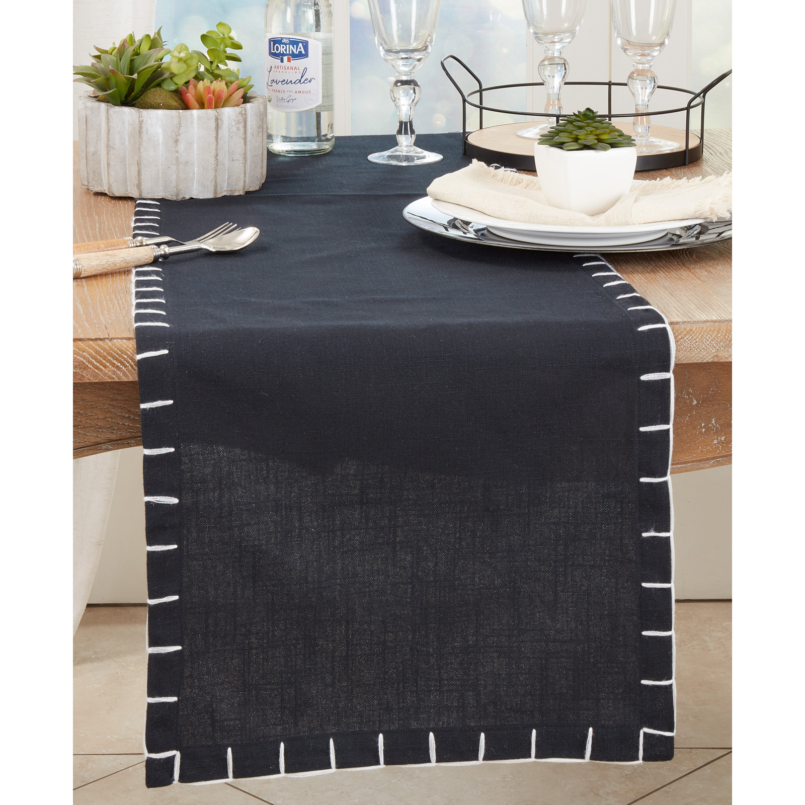 Anetta Table Runner, Black