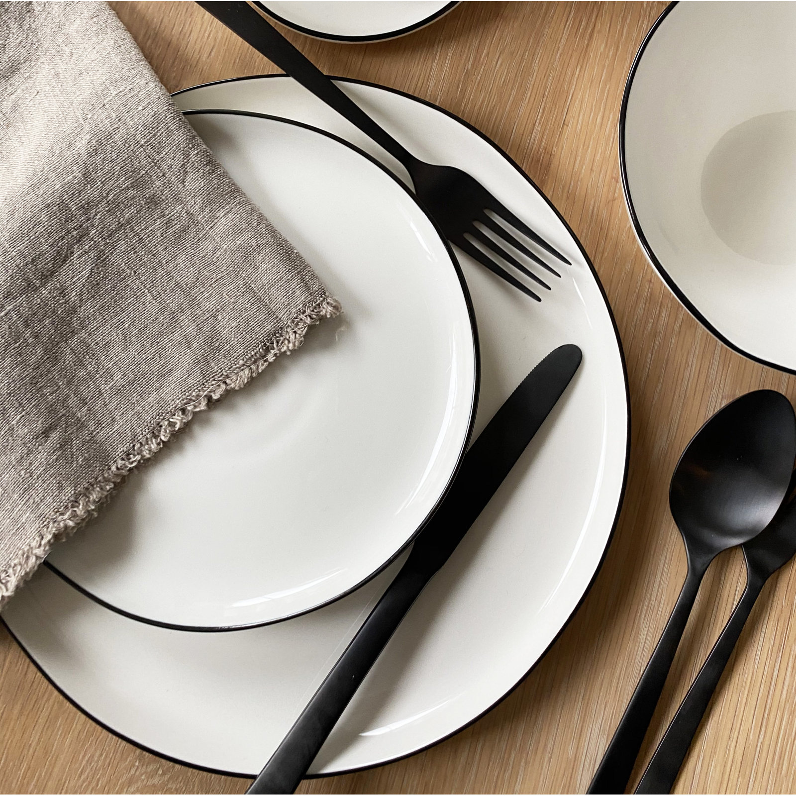Abbesses 11" Porcelain Dinner Plate, Black