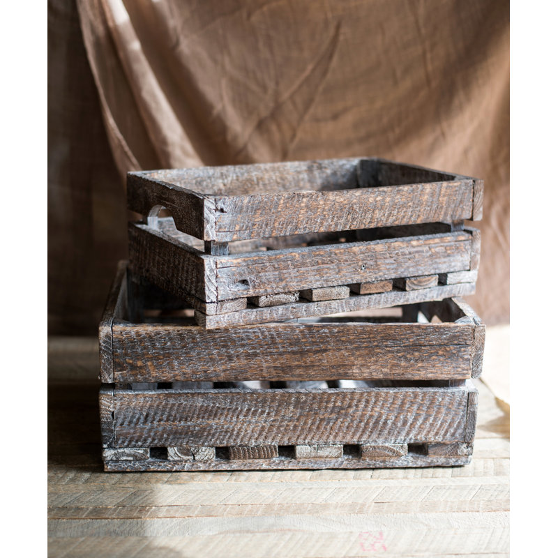 Caisse rectangulaire en bois massif antique