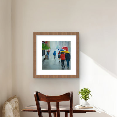 «People Walking Under Umbrella - Scenic Red», reproduction encadrée