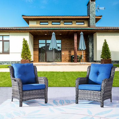 Chaise de patio avec coussins Tonry
