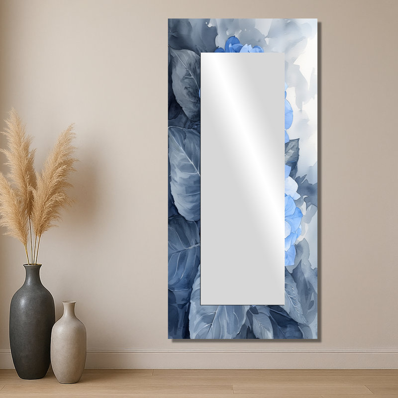 Hydrangeas In Greyscale Garden I - Miroir mural décoratif floral - imprimé sur métal, 28 po x 60 po