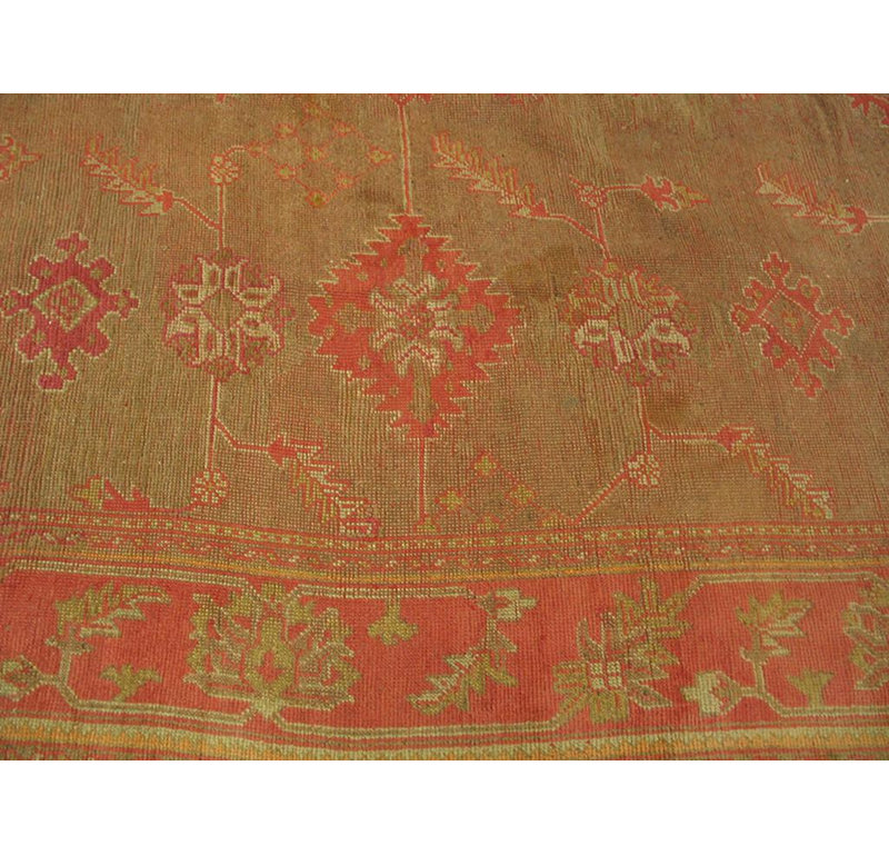 Joli tapis turc Oushak