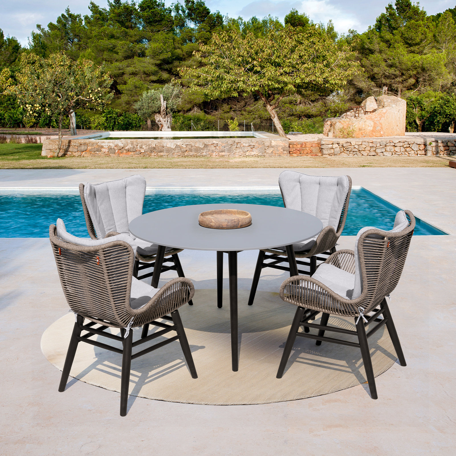 Chassitty Outdoor Dining Table, Black, 30" H x 47" W x 47" D