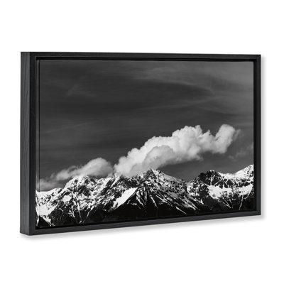 «Dolomites with Billowing Clouds», toile flottante encadrée par Deborah Revell