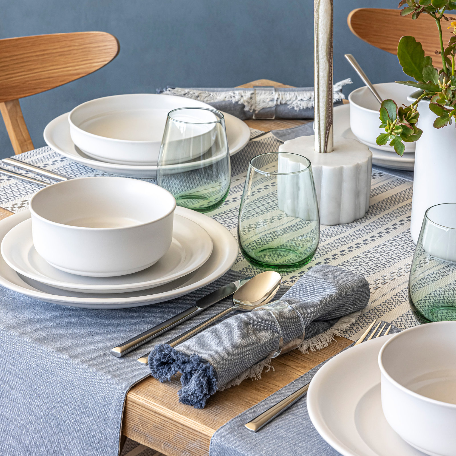 over&back Rimmed 12-Piece Semi Hand-Finished Stoneware Dinnerware Set, Service for 4, White