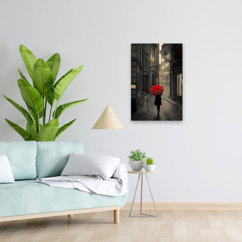 Red Rain - photographie figurative, art européen, H 24 po x l 16 po