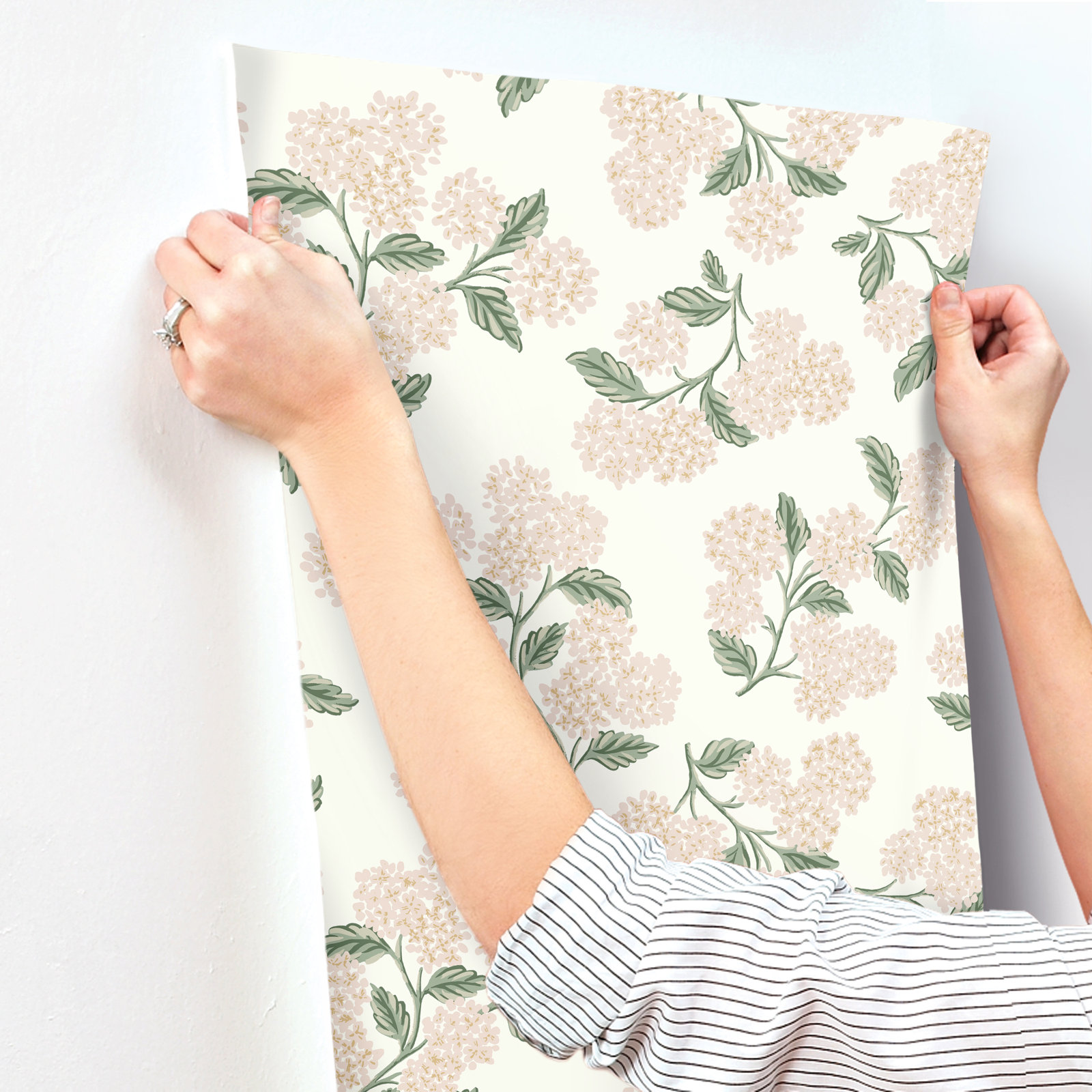 Hydrangea 27' x 27" Wallpaper, Beige/Pink