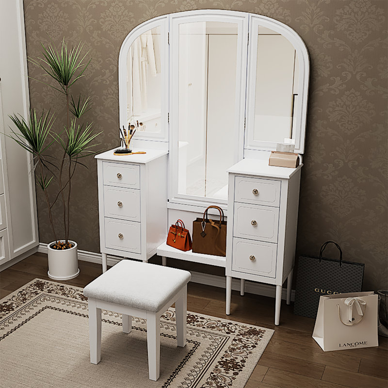 Bureau de maquillage avec miroir triple