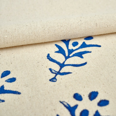Delby Embroidered Oval