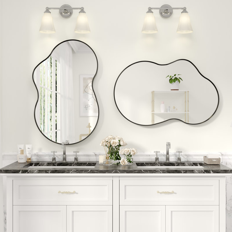 Miroir de salle de bain asymétrique en verre trempé et métal, 32 po x 20 po