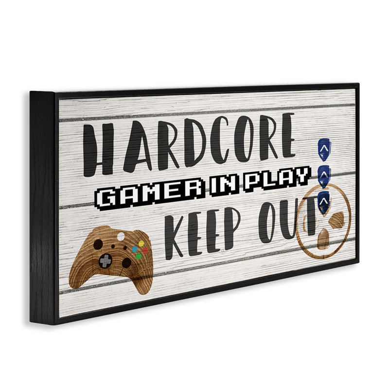 «Gamer Playroom Sign», estampe numérique par Daphne Polselli, Giclée encadrée noir minuit, H 10 po x l 24 po
