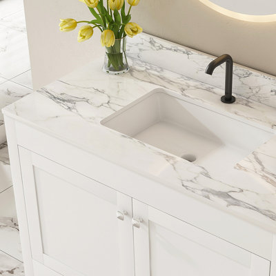 Ensemble de meuble-lavabo moderne 43 po avec plateau en pierre de Carrare blanc fritté, armoire de salle de bain multifonctionnelle avec portes et tiroir, structure solide et panneau de fibres à densité moyenne (trou de robinet simple)
