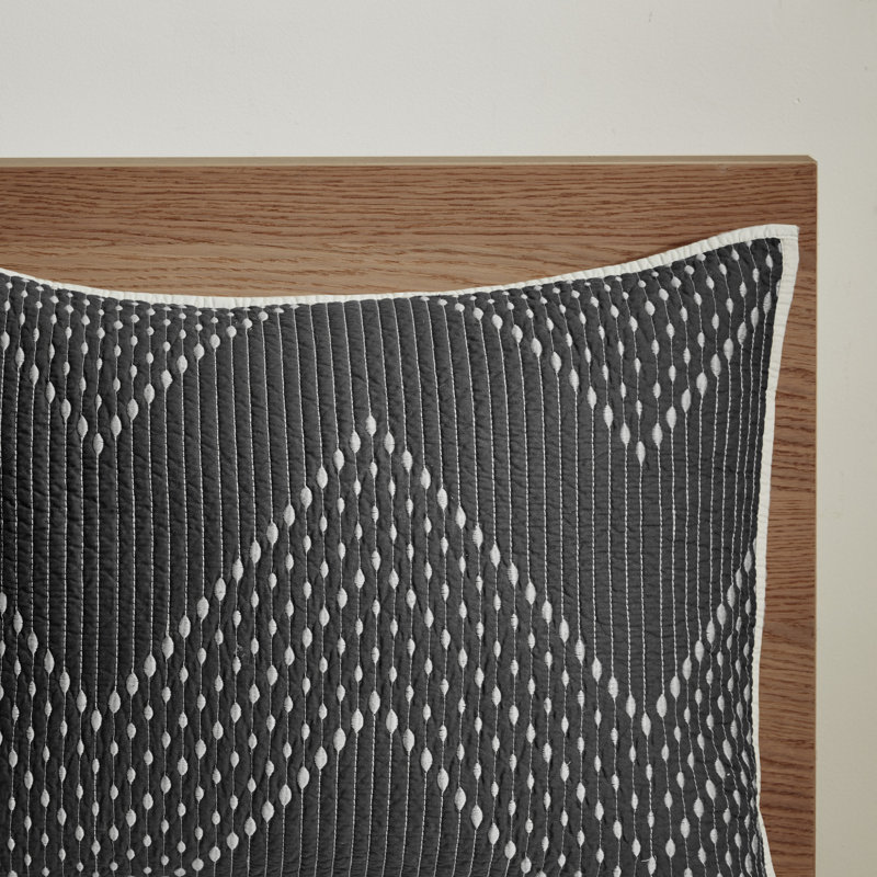 Black Cotton Reversible Chevron Full Quilt Set