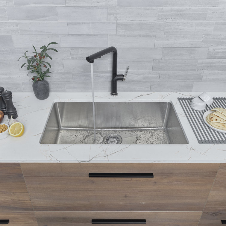 STYLISH 31 inch Undermount Stainless Steel Kitchen Sink with Strainer