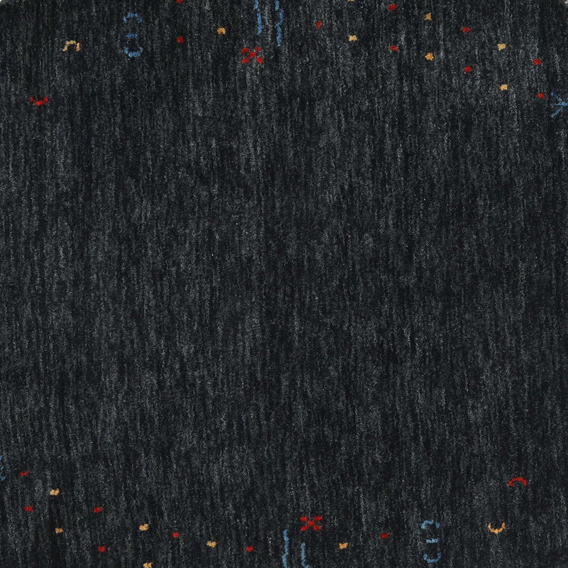 Tapis noir, Carré 7 pi