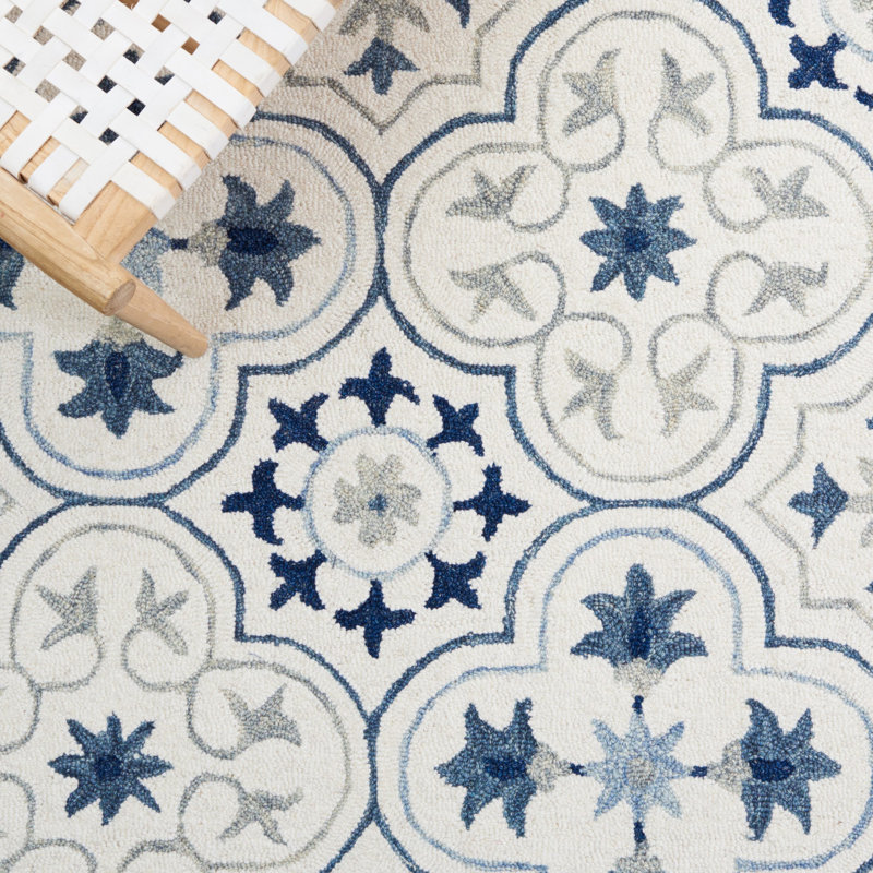 Cendy Micro-Loop Hand Tufted Wool/Cotton Floral Rug in Blue/Ivory, Rectangle 5' x 8'
