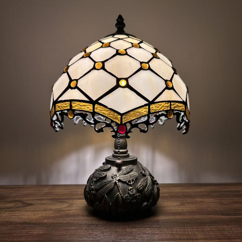 Lampe de table Larentius Tiffany avec ampoules à DEL en forme de verre en cristal de couleur beige 10 po x P 10 po x H 14 po *