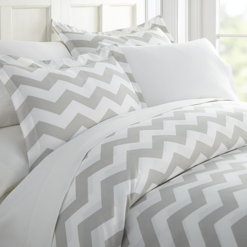 Gray and White Geometric Microfiber Queen Duvet Cover Set
