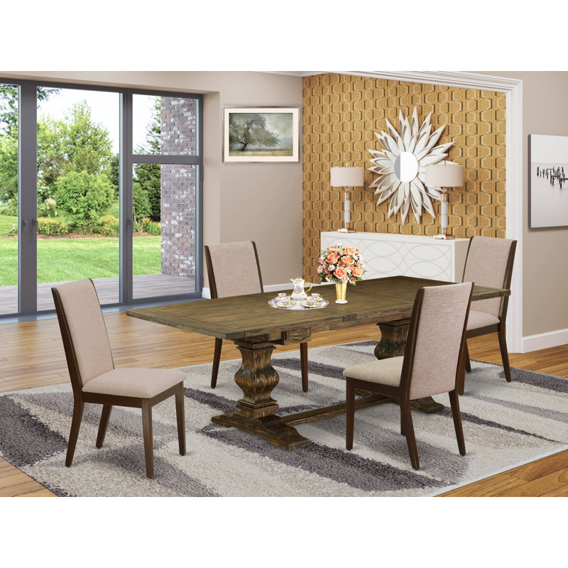 L'ensemble de table de salle à manger 5 pièces comprend une table de cuisine rectangulaire avec rallonge amovible et 4 chaises Parsons en tissu brun clair clair, jacobin vieilli