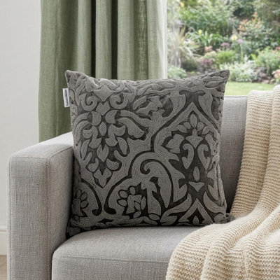 Coussin 18 "en velours damassé gris et argent avec perles
