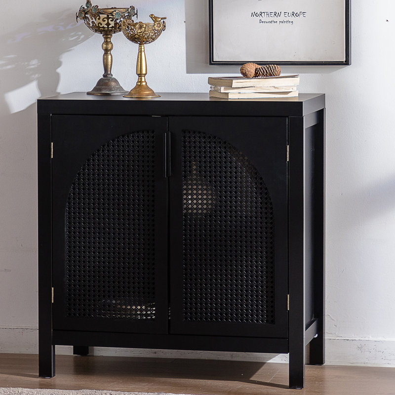 Armoire d'appoint noire avec portes