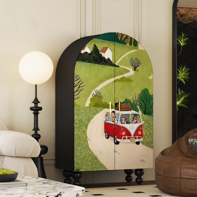 Armoire arquée avec tablettes et portes