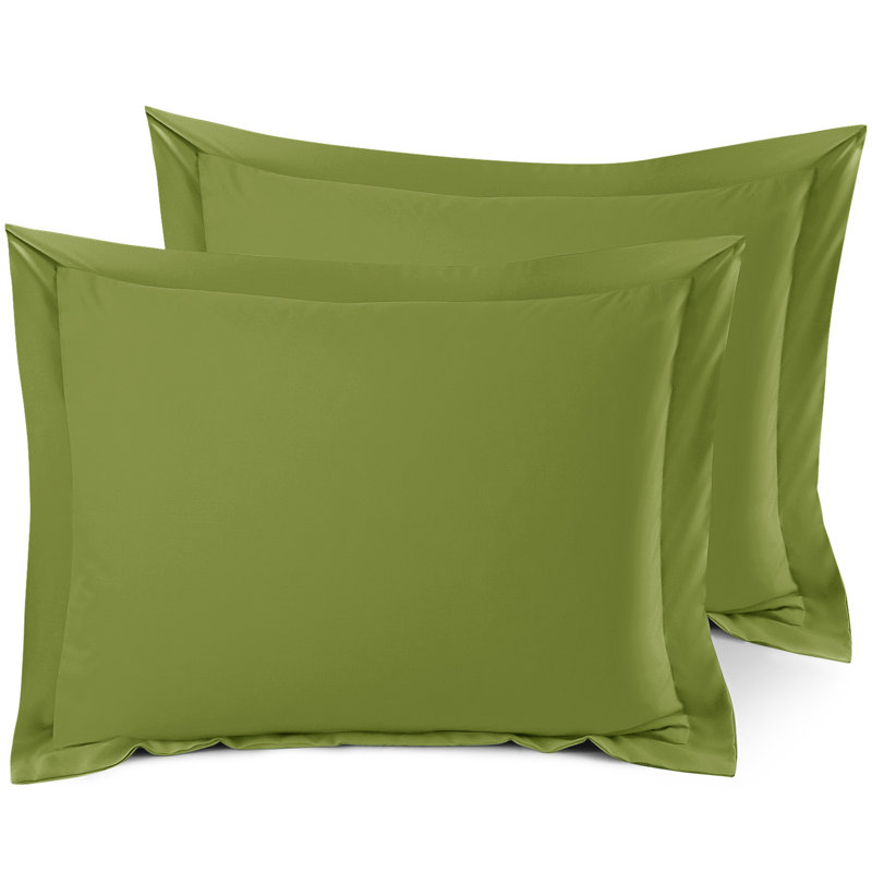 Polyester Bedding, Calla Green, 20" x 36"