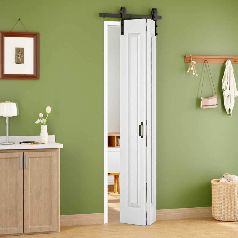 Porte de grange pliante de style placard, 1 panneau, en bois manufacturé, préassemblée, formes en treillis, porte intérieure pliante de style grange 24 po x 84 po avec trousse de quincaillerie d'installation (idéale pour petit placard, garde-manger, buanderie, salle de bain)