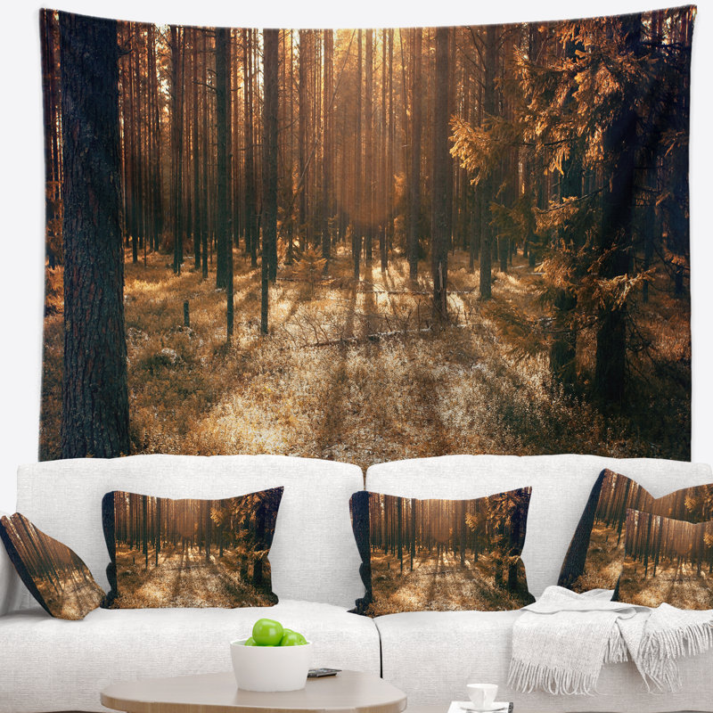 Tapisserie sombre «Dark First Forest», H 32 po x l 39 po
