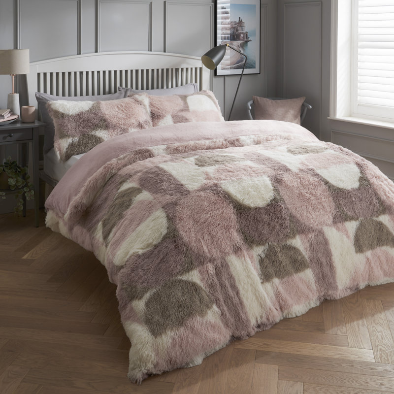 Kratika Polyester Geometric Shapes Duvet Cover Set with Pillowcases, Kingsize - 2 Standard Pillowcases