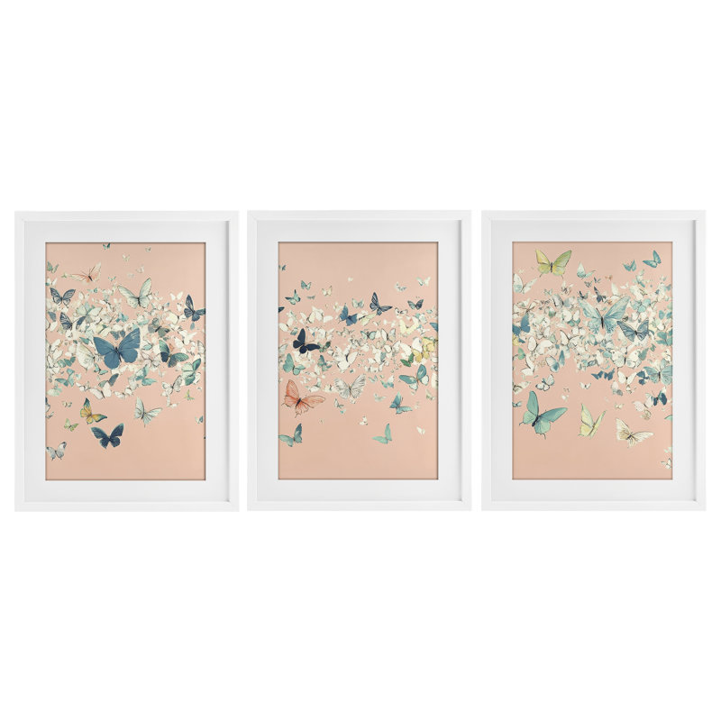 Blush Butterfly Soiree Triptych, ensemble de 3 reproductions encadrées sous verre, design par Petal Prints Design
