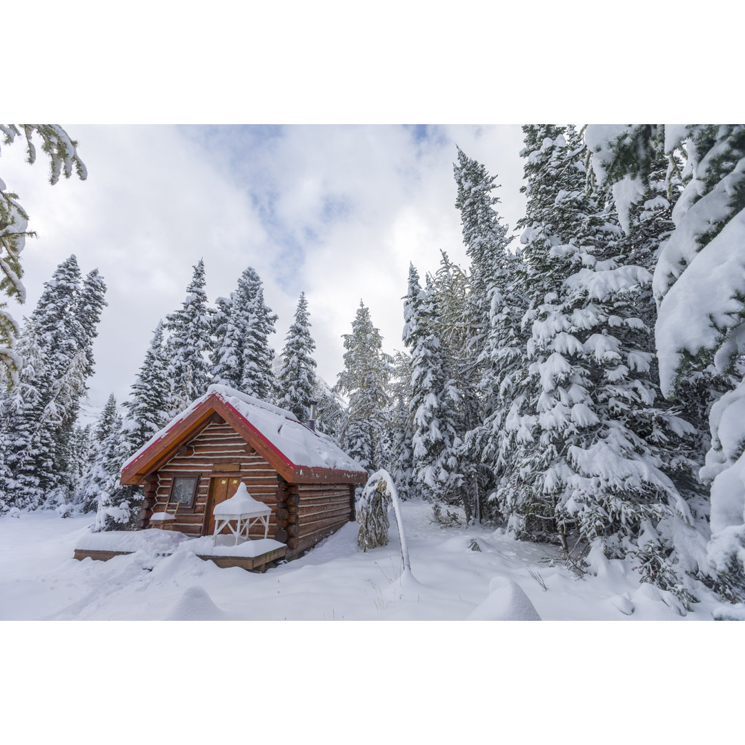 Hütte und Schnee von Spondylolithesis - Leinwandbild