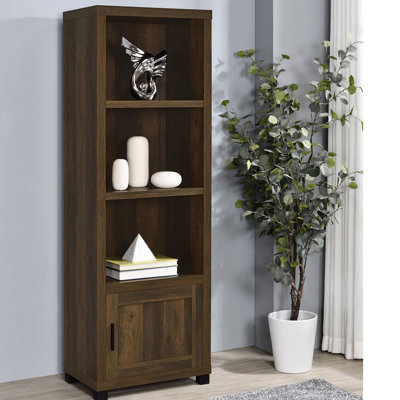 Tour multimédia en bois d'ingénierie à 3 tablettes en pin foncé, orientation verticale peu encombrante, style rustique pour améliorer la pièce