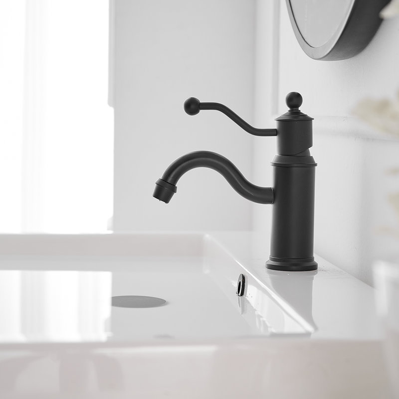 Single-handle Bathroom Faucet with Drain Assembly