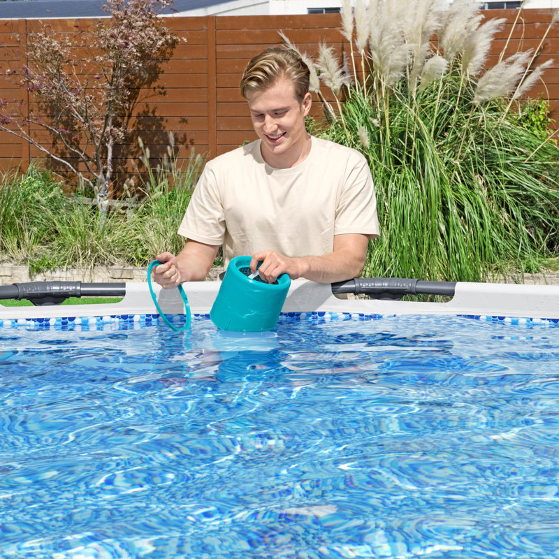 Trousse d'entretien de piscine AquaClean de luxe Bestway - Mât léger, aspirateur et têtes d'écumoire, enlever les feuilles et les débris, nettoyer les piscines jusqu'à 20 pi