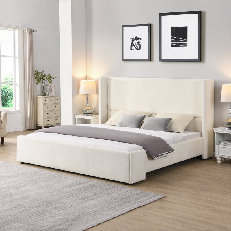 Lit tapissier élégant en tissu blanc avec tête de lit haute, blanc, très grand, Très grand lit