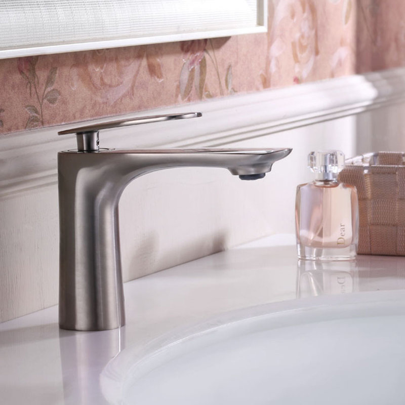 Single-Hole Single-handle Bathroom Faucet with Drain Assembly, Brushed Nickel