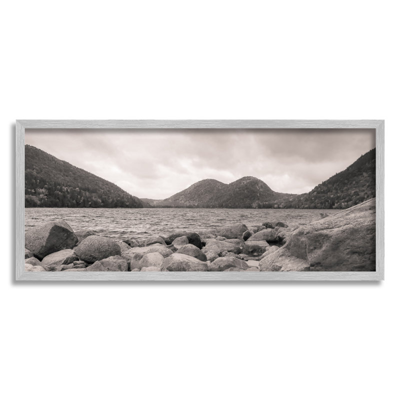 «Rocky Mountain Shoreline Lake Water», photographie surdimensionnée, encadrée et giclée par Daniel Sproul