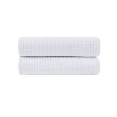 Luxury Full/Queen Size Coverlet with Decorative Patterns