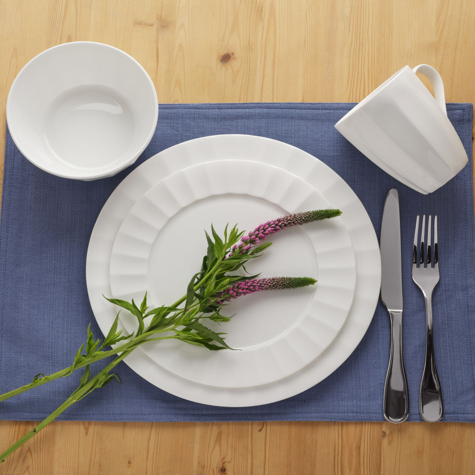 Fitz and Floyd Nevaeh White Fluted 16-Piece Chip-Resistant Bone China Dinnerware Set, Service for 4