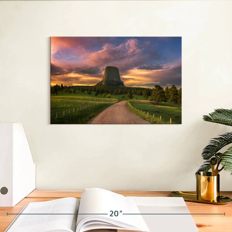 Lilie Devils Tower USA, 8" H x 12" W