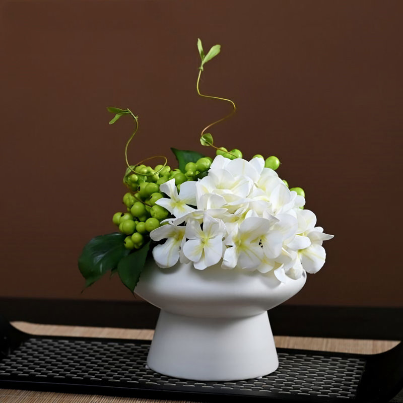 Décoration de fleurs simulées