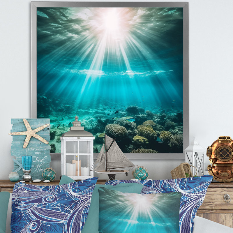 Underwater Coral V - imprimé, H 30 po x l 30 po x P 1 po, Cadre simple argenté