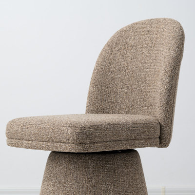Chaise rembourrée pivotante