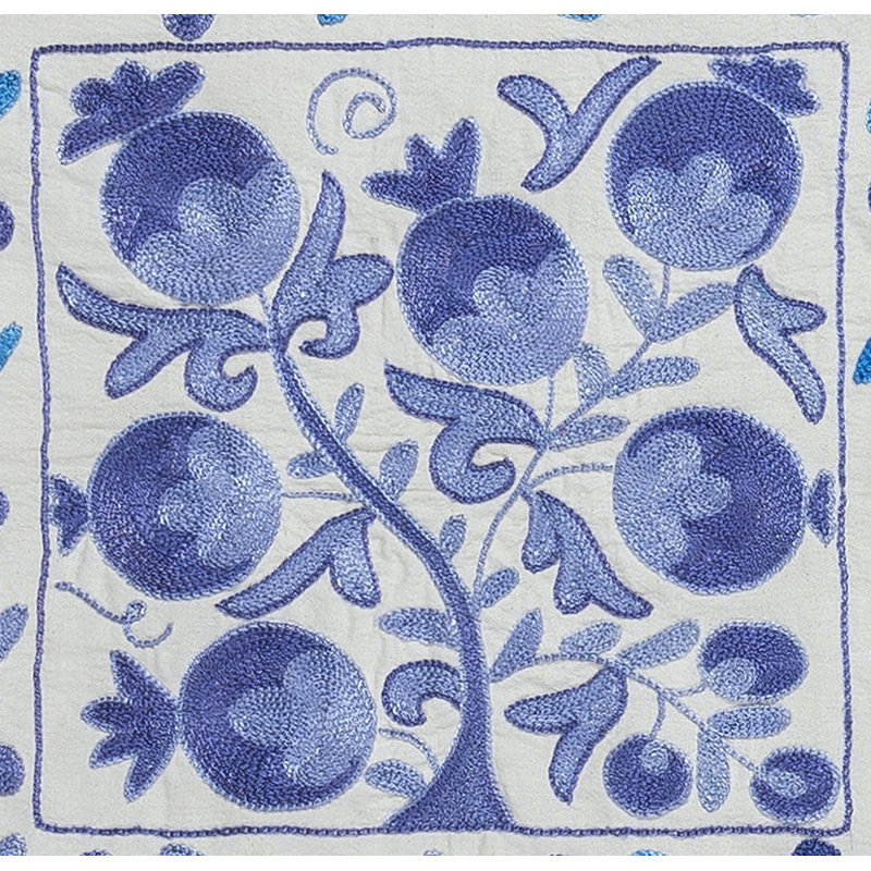 Housse de coussin en dentelle, housse de coussin brodée à la main en soie, taie décorative Suzani, coussin décoratif. 17 x 18 po