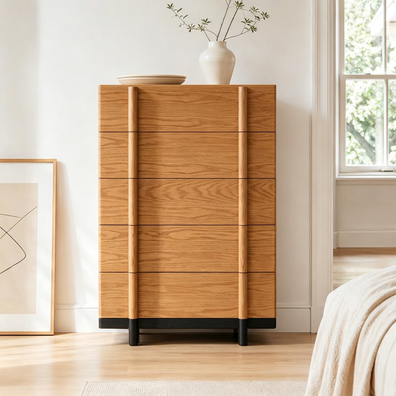 Commode à colonnes cylindriques et pieds hauts